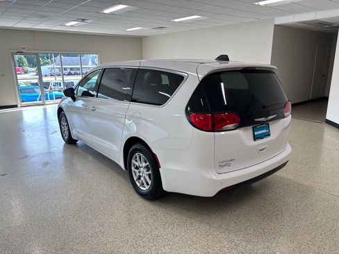 New 2026 Chrysler Voyager LX image 7