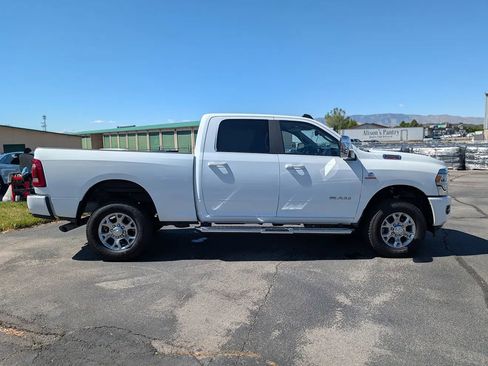 Used 2024 RAM 2500 Laramie AWD/4WD image 6