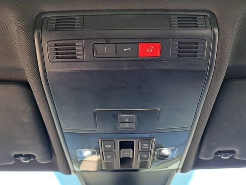 Used 2022 Volkswagen Tiguan SE R-Line AWD/4WD image 19
