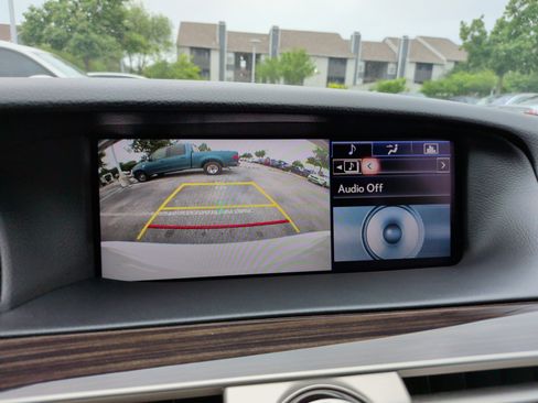 Used 2015 Lexus LS 460 RWD image 16