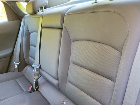 Used 2022 Chevrolet Malibu LT image 19