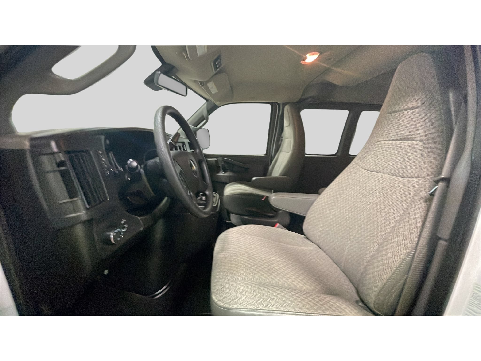 Used 2025 Chevrolet Express 3500 LT w/ LT Preferred Equipment Group RWD image 10