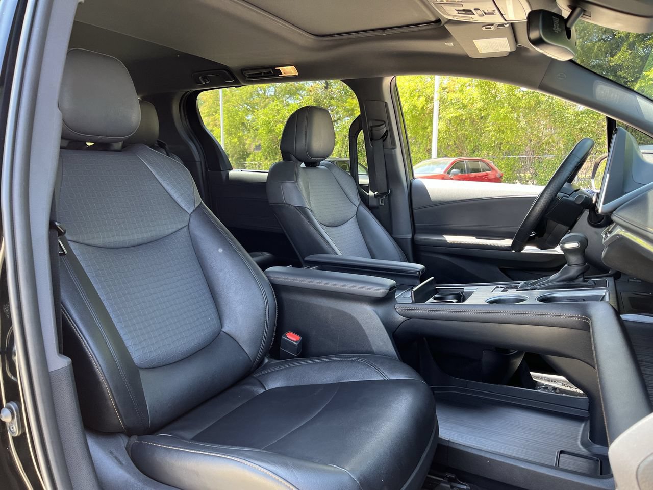 Used 2023 Toyota Sienna XLE Woodland Edition AWD/4WD image 25