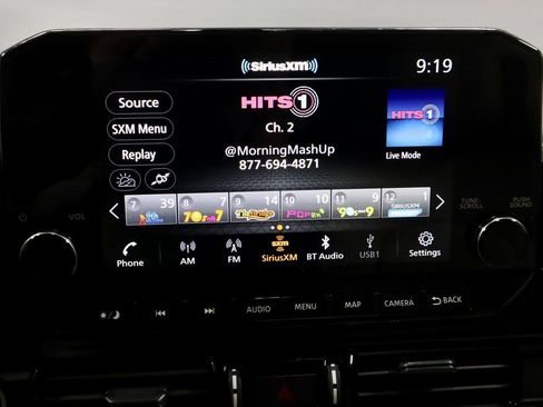 Used 2024 Nissan Pathfinder SL image 3