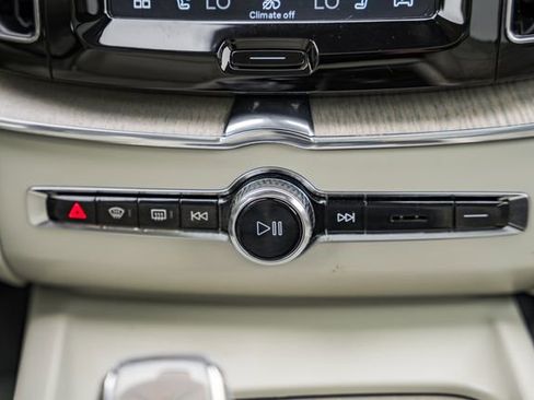 Used 2022 Volvo XC60 T8 Inscription w/ Advanced Package image 23