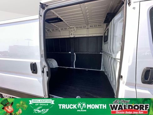 Used 2024 RAM ProMaster 2500 w/ Convenience Group image 24