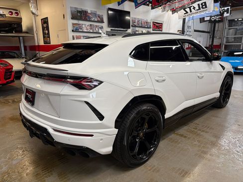 Used 2019 Lamborghini Urus image 5