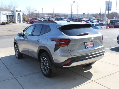 New 2026 Chevrolet Trax LT w/ LT Convenience Package image 5