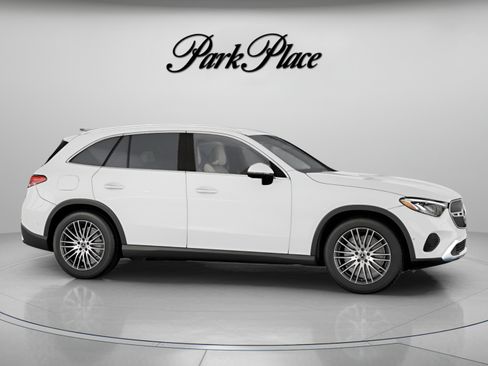 Certified 2026 Mercedes-Benz GLC 300 image 28