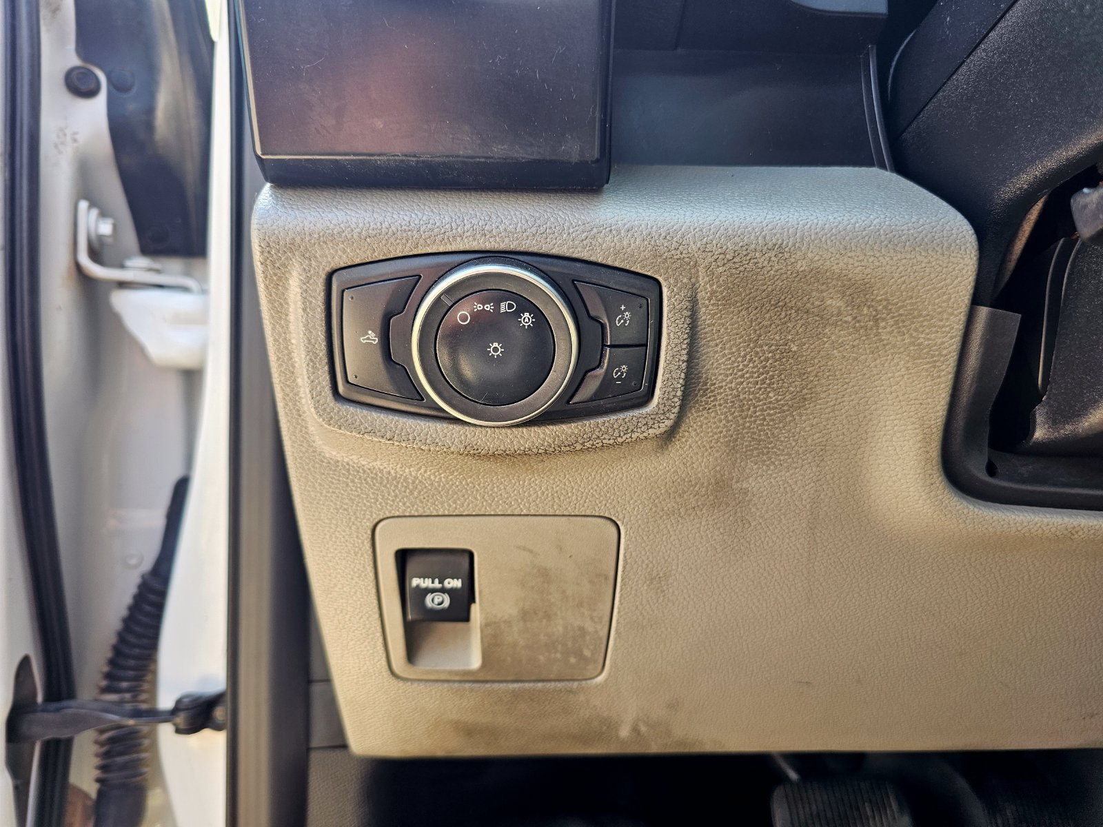 Used 2018 Ford F150 XL w/ Equipment Group 101A Mid AWD/4WD image 16