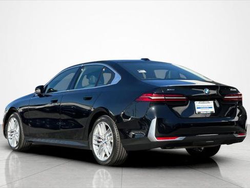 Used 2025 BMW 530i xDrive image 3