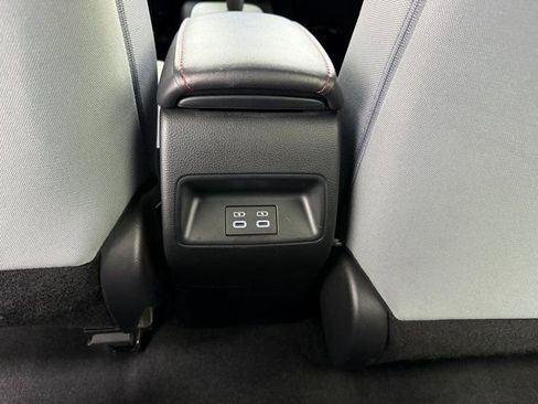 Used 2024 Toyota Corolla SE w/ SE Convenience Package image 31