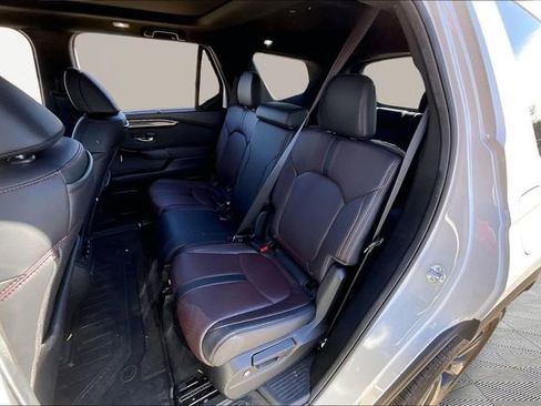 Used 2025 Honda Pilot Black Edition image 16