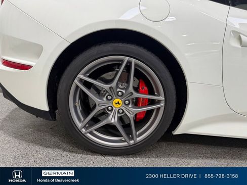 Used 2016 Ferrari California T RWD image 10