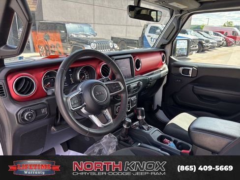 Used 2023 Jeep Gladiator Rubicon AWD/4WD image 6