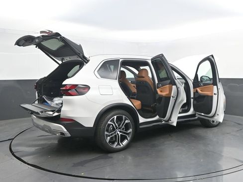 New 2026 BMW X5 xDrive50e AWD/4WD image 50
