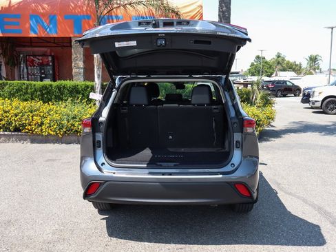 Used 2020 Toyota Highlander XLE image 8