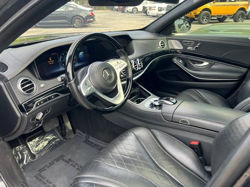 Used 2018 Mercedes-Benz S 560 Sedan image 3