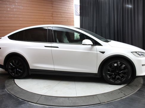 Used 2022 Tesla Model X Plaid image 56