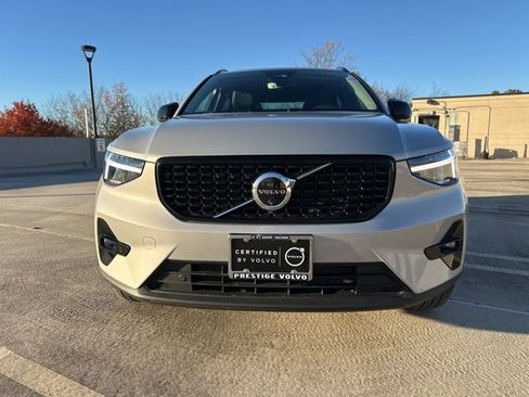 Certified 2025 Volvo XC40 B5 Plus image 2
