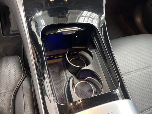 Used 2024 Mercedes-Benz GLC 300 image 24