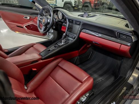 Used 2018 Porsche 911 4 Coupe AWD/4WD image 24