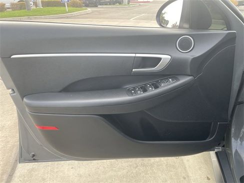 Used 2023 Hyundai Sonata SE w/ Preferred Accessory Package image 19