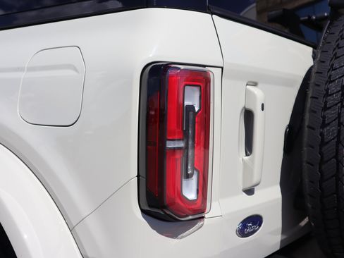 New 2025 Ford Bronco Outer Banks AWD/4WD image 18