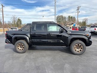 New 2026 Toyota Tacoma 4x4 Double Cab Hybrid video 2