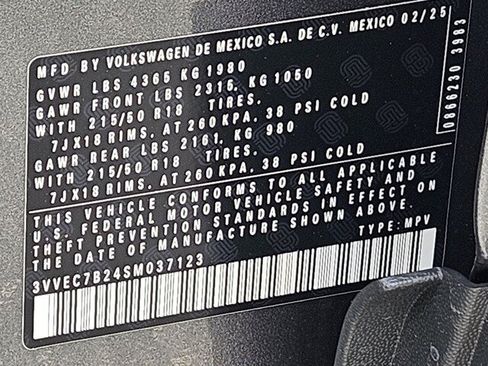 Certified 2025 Volkswagen Taos SE FWD image 27