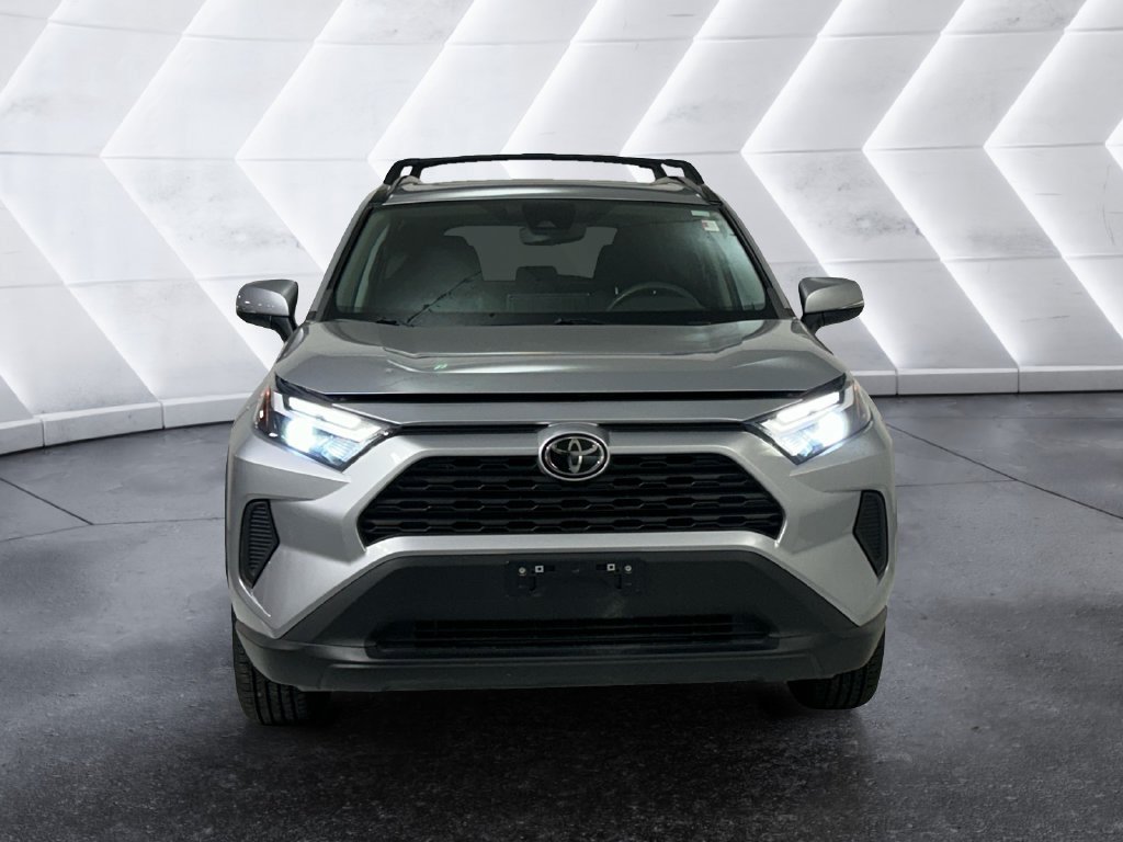 Used 2023 Toyota RAV4 XLE w/ Convenience Package FWD image 2