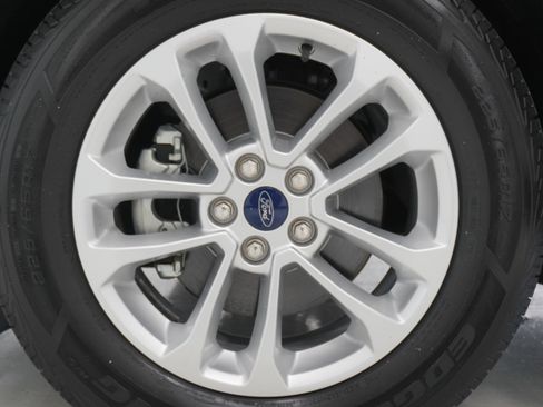 Used 2020 Ford Escape SE image 25