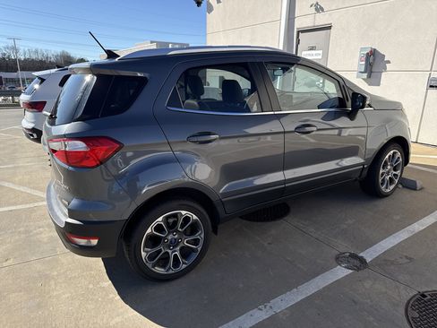 Used 2018 Ford EcoSport Titanium image 10