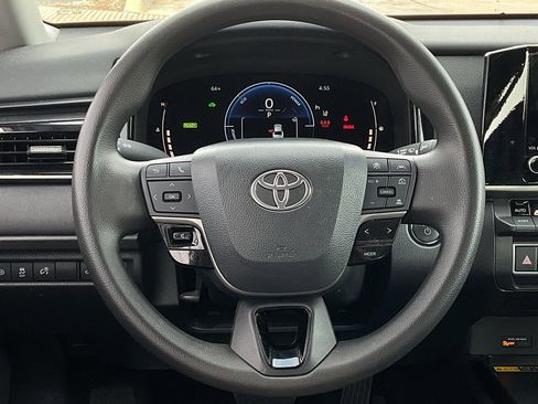 Used 2025 Toyota Camry LE image 20