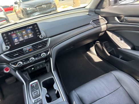 Used 2021 Honda Accord Touring image 14