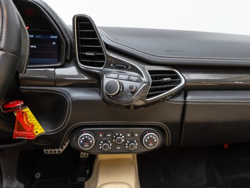 Used 2013 Ferrari 458 Spider RWD image 26