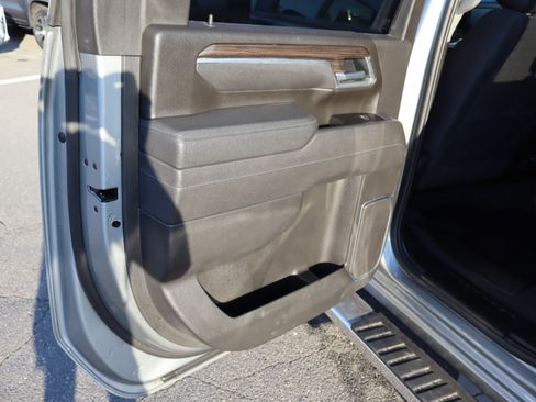 Used 2025 Chevrolet Silverado 2500 LT w/ Convenience Package AWD/4WD image 32