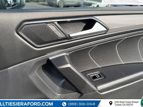 Used 2024 Volkswagen Tiguan SE image 21