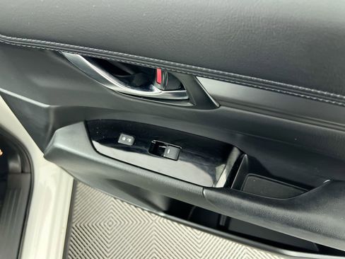 Used 2021 MAZDA CX-5 Touring image 29