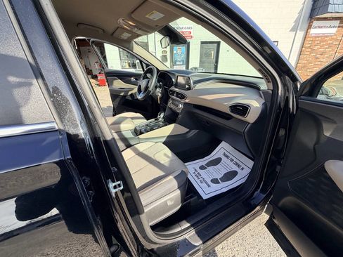 Used 2020 Hyundai Santa Fe SE w/ Cargo Package image 27