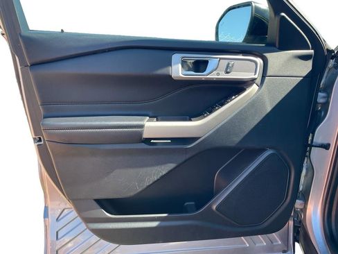 Used 2022 Ford Explorer Limited image 5