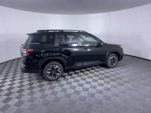 Used 2025 Subaru Forester Premium w/ Convenience Package #1 AWD/4WD image 9