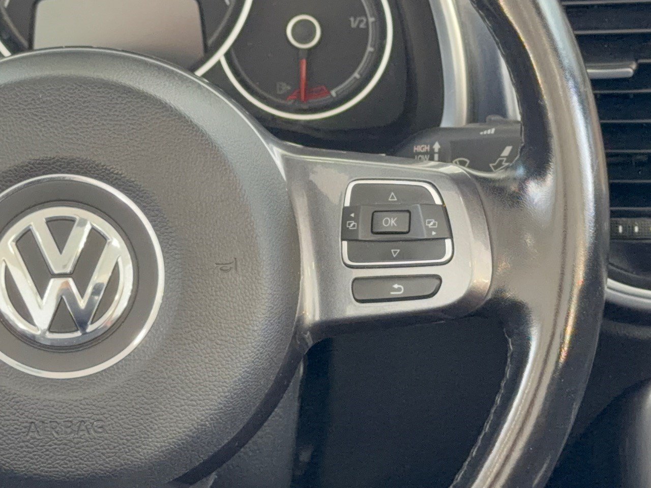 Used 2018 Volkswagen Beetle 2.0T FWD image 19