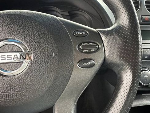 Used 2011 Nissan Altima 2.5 S FWD image 15