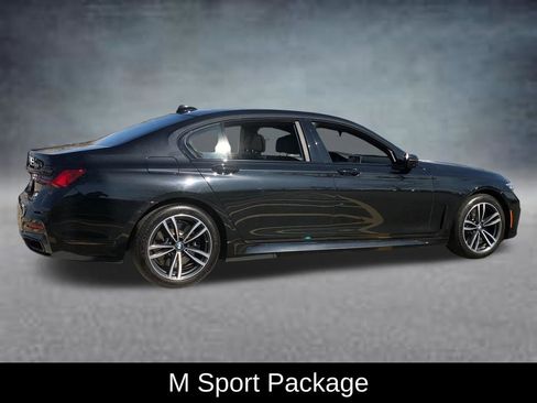 Used 2022 BMW 750i xDrive w/ Executive Package AWD/4WD image 9