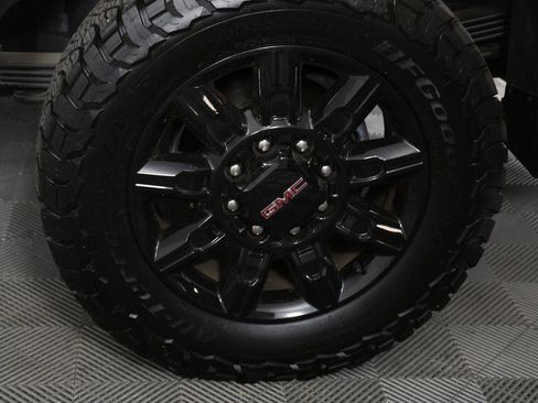 Certified 2025 GMC Sierra 2500 AT4 w/ Technology Package image 10