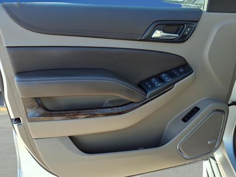 Used 2019 Chevrolet Suburban LT image 16