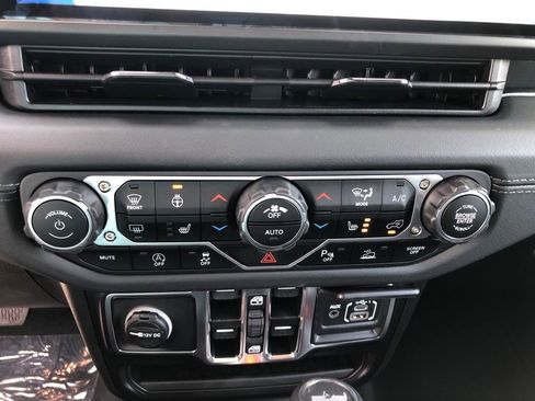 New 2025 Jeep Wrangler Sahara w/ Safety Group image 29