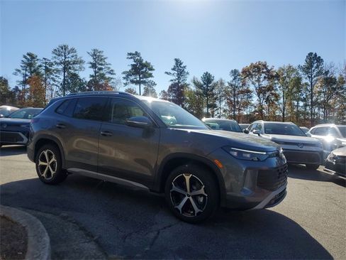 New 2025 Volkswagen Tiguan SE image 3