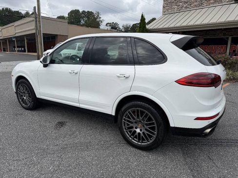 Used 2017 Porsche Cayenne Platinum Edition AWD/4WD image 7